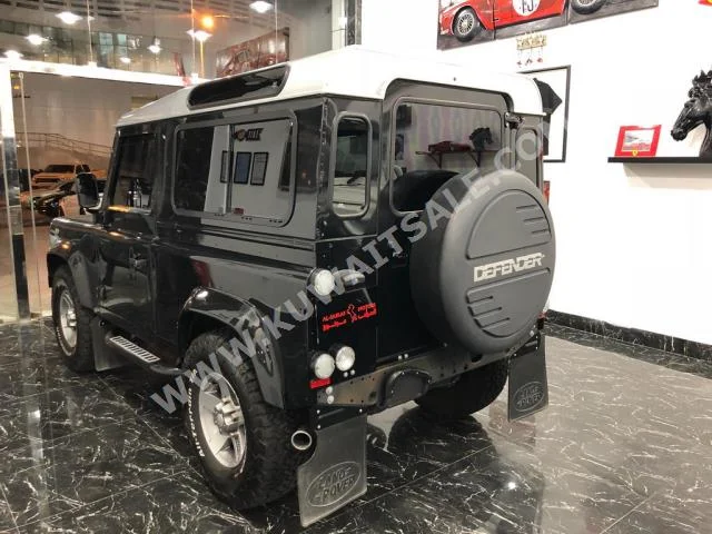 Land Rover  Defender  2015  54,000  SUV  Manual  6  Leather  4WD  Black  Gasoline