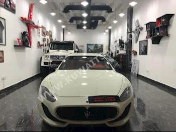 مزاراتي  جرانتوريزمو  2016  33,000  سيدان  اتوماتك  8  جلد  دفع خلفي  أبيض  بنزين