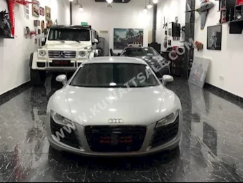 اودي  كواترو في 10  آر 8  2009  175,000  كوبيه \ سبورت  اتوماتك  8  جلد  دفع خلفي  فضي  بنزين