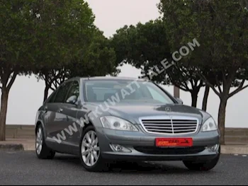 مرسيدس - بنز  350  اس ال - كلاس  2009  124,000  سيدان  اتوماتك  6  جلد  دفع خلفي  سمائي فاتح  بنزين
