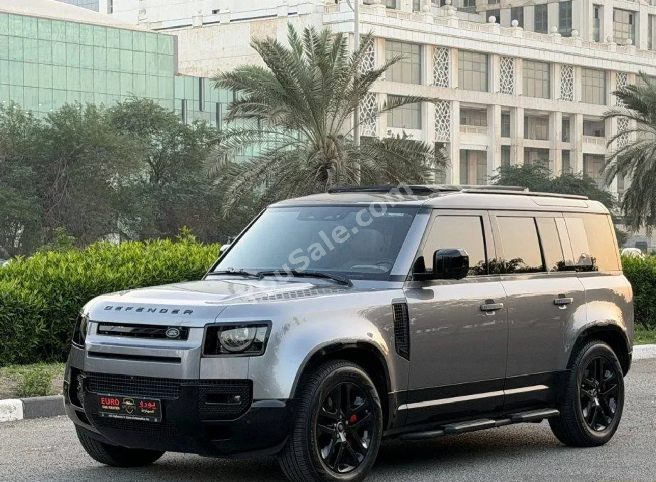 لاند روفر ديفيندر 2023 اتوماتيك 52,000 كم 6 سلندر دفع أمامي اس يو في رمادي تحت الضمان