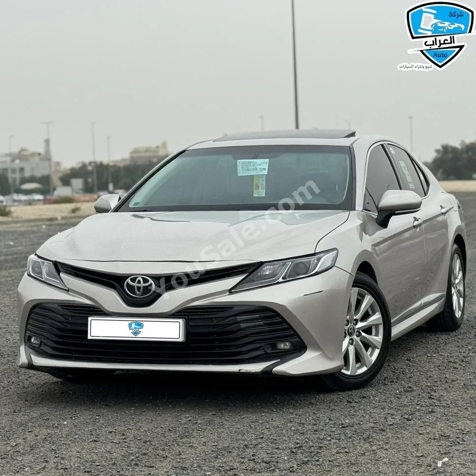 Toyota Camry GLE 2020 Automatic 239,000 Km 4 Cylinder AWD Sedan Gold