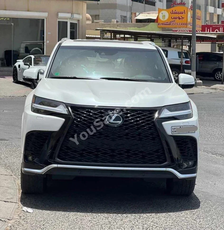 لكزس ال اكس 570 2x4 أبيض 2023