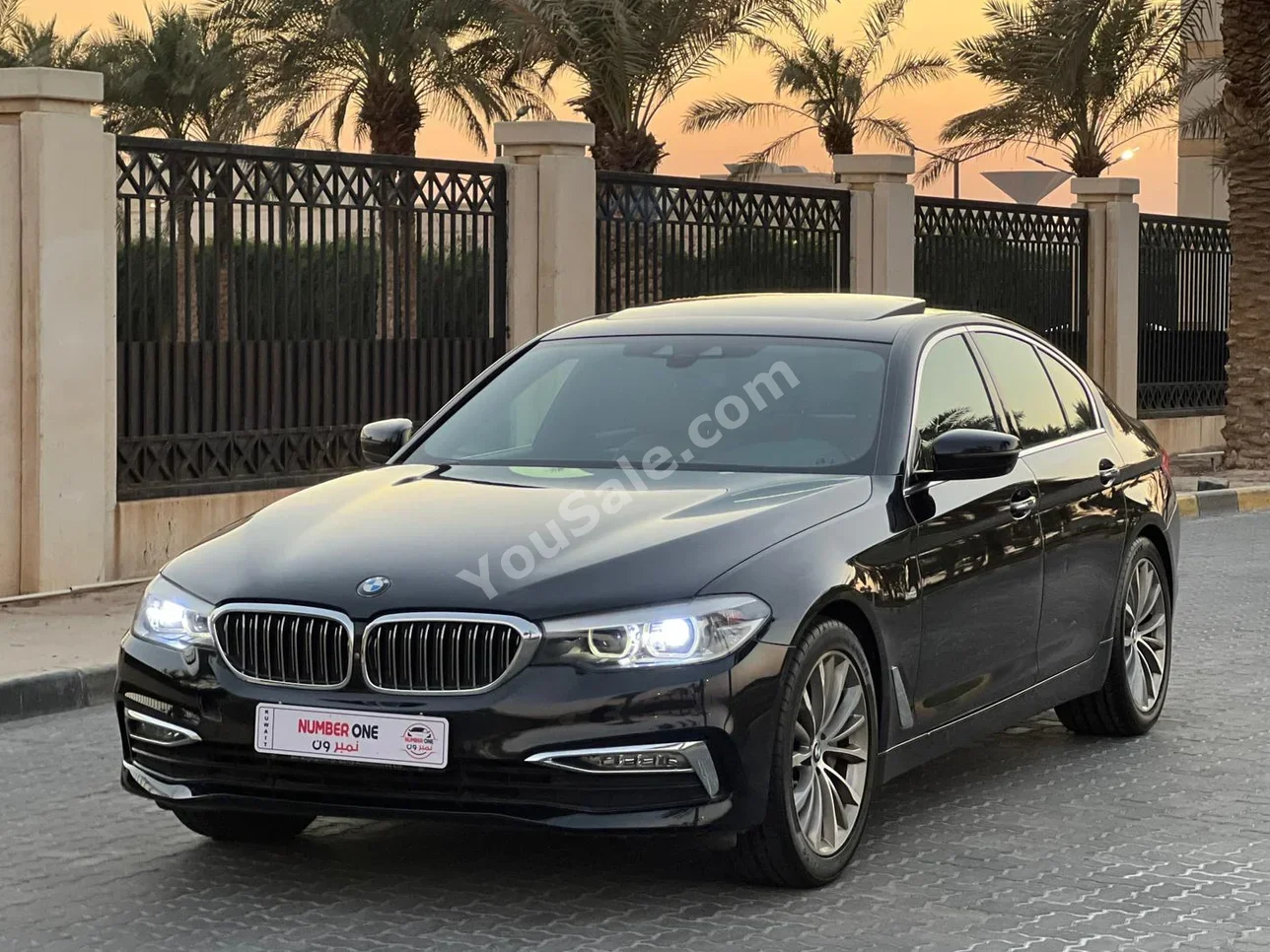 بي ام دبليو  الفئة - الخامسة  523i  2018  اتوماتيك  170,000 كم  4 سلندر  دفع خلفي  سيدان  أسود