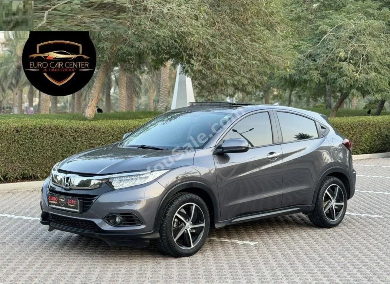 هوندا  اتش ار في  2021  اتوماتيك  81,000 كم  4 سلندر  دفع كلي مستمر  اس يو في  رمادي