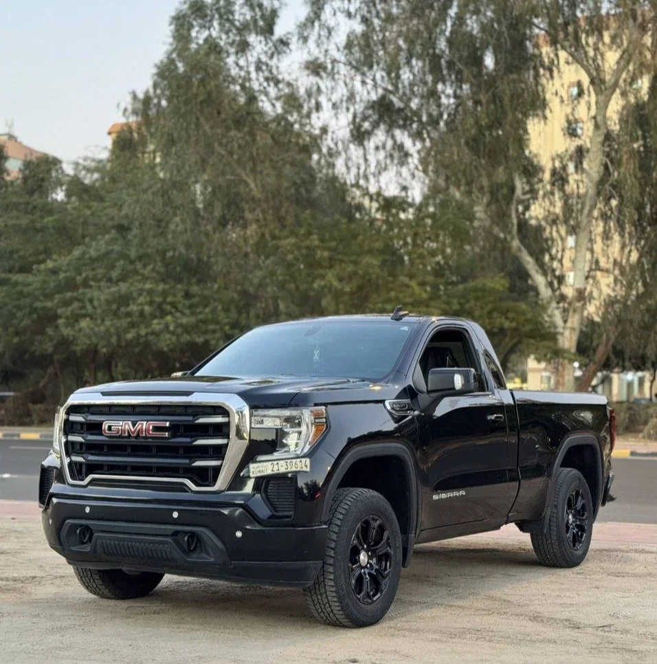 GMC Sierra SLE 2021 Automatic 181,000 Km 8 Cylinder 4WD Pick Up Black