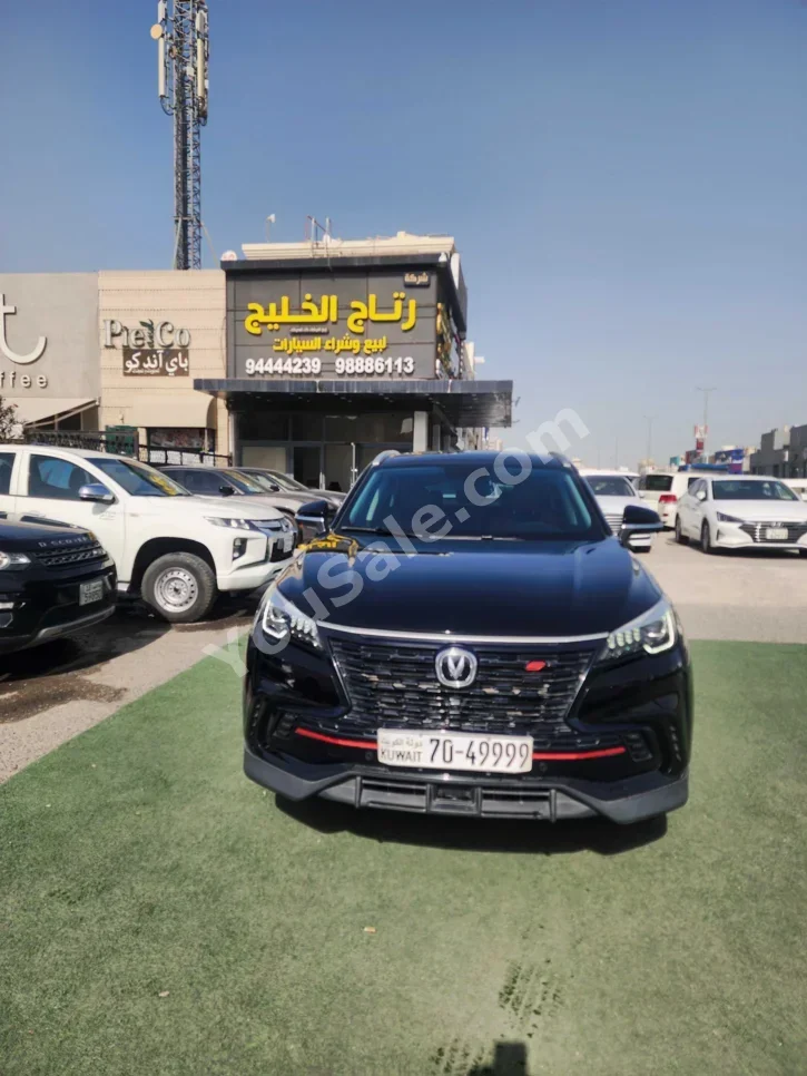 شانجان  سي إس  75  2023  اتوماتيك  26,000 كم  4 سلندر  دفع خلفي  اس يو في  أسود  تحت الضمان