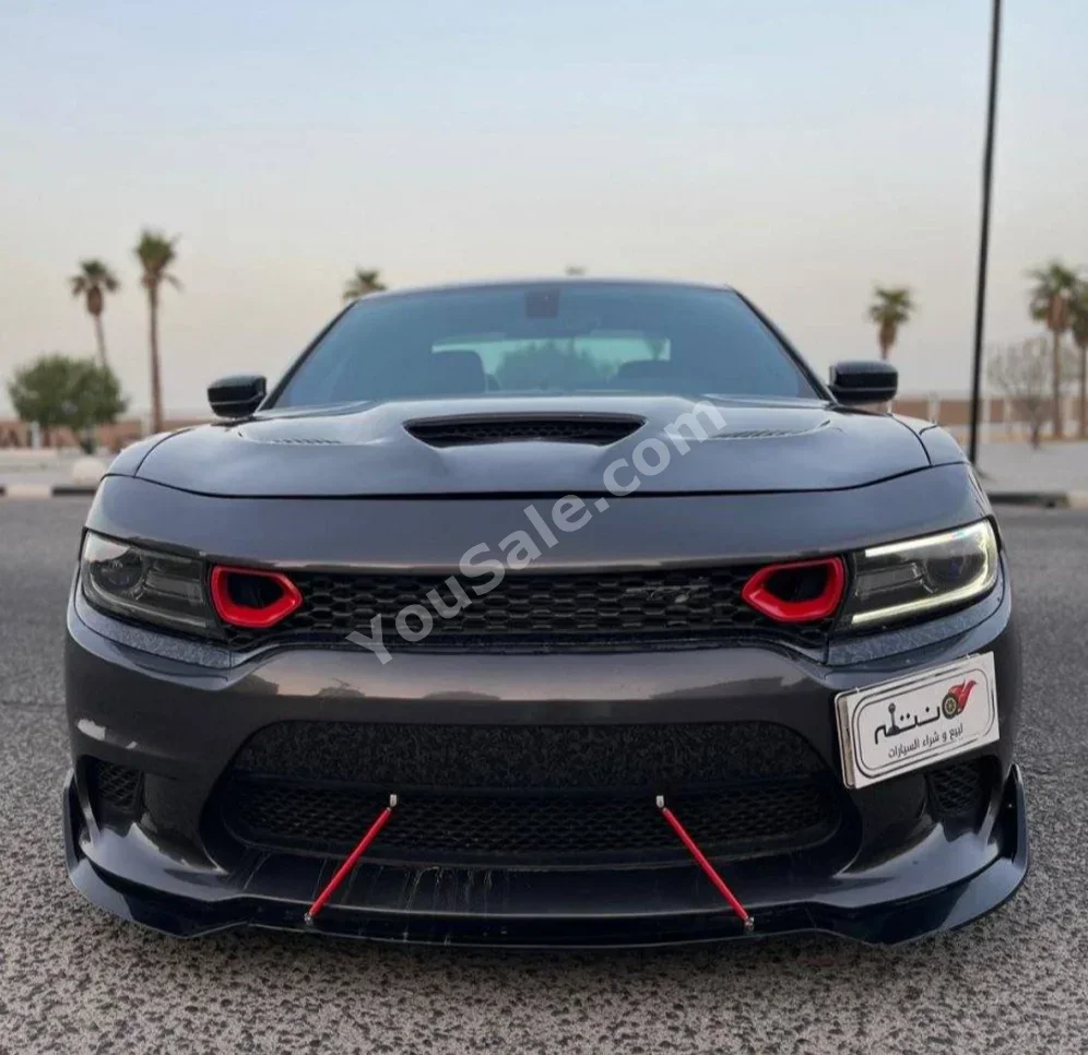دودج تشارجر اس ار تي - 8 2019 اتوماتيك 100,000 كم 8 سلندر دفع خلفي سيدان بني