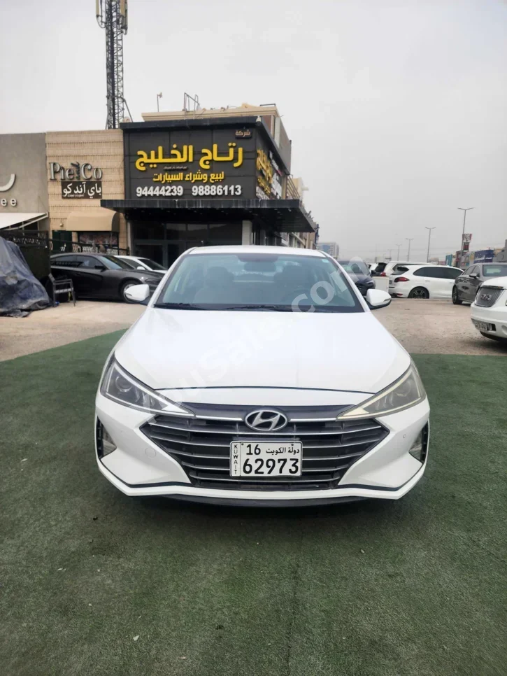 Hyundai  Elantra  2019  Automatic  96,000 Km  4 Cylinder  FWD  Sedan  Pearl