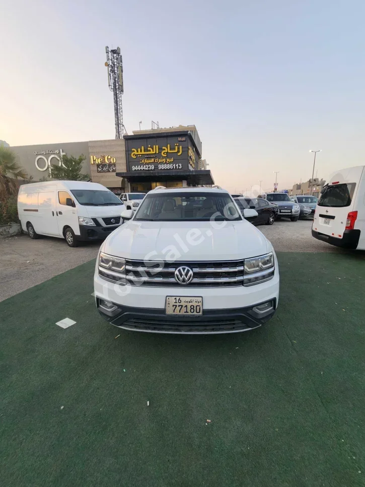 Volkswagen  volkswagen  2019  Automatic  98,000 Km  6 Cylinder  AWD  SUV  Pearl