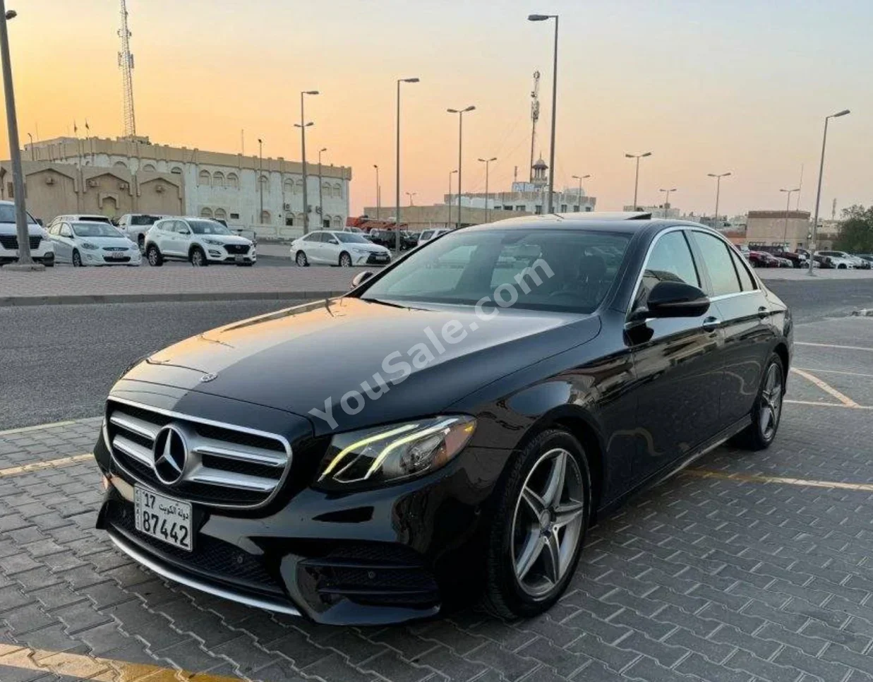 Mercedes-Benz  E-Class  300  2018  Automatic  169,000 Km  4 Cylinder  FWD  Sedan  Black