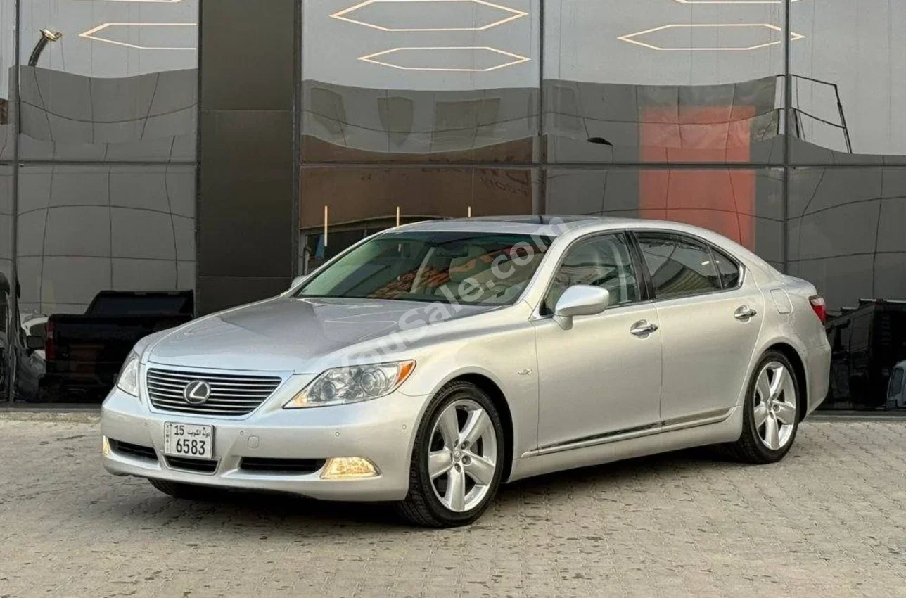 لكزس  ال اس  460 L  2008  اتوماتيك  74,000 كم  8 سلندر  دفع خلفي  سيدان  فضي