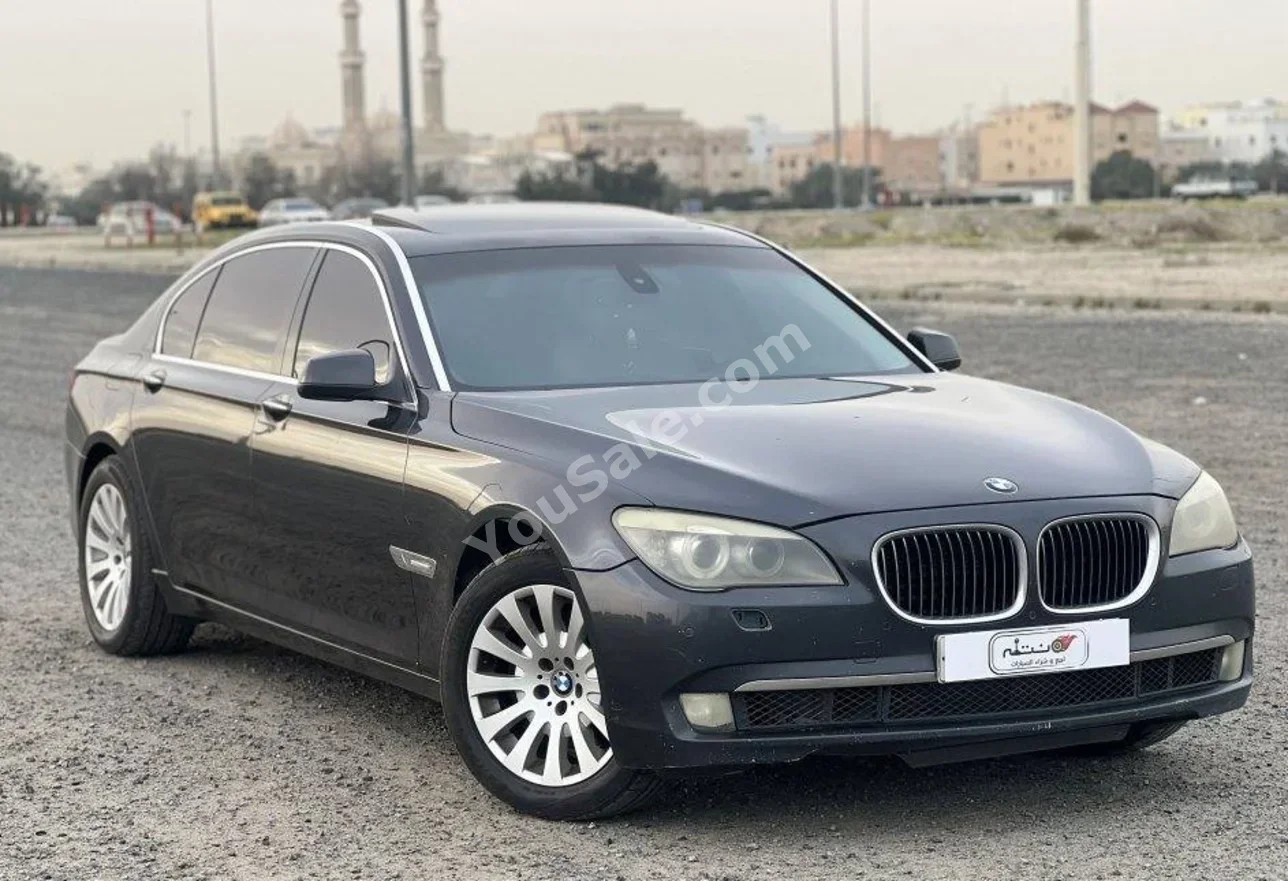 بي ام دبليو الفئة - السابعة 730 Li 2011 اتوماتيك 276,000 كم 6 سلندر دفع كلي مستمر سيدان رمادي