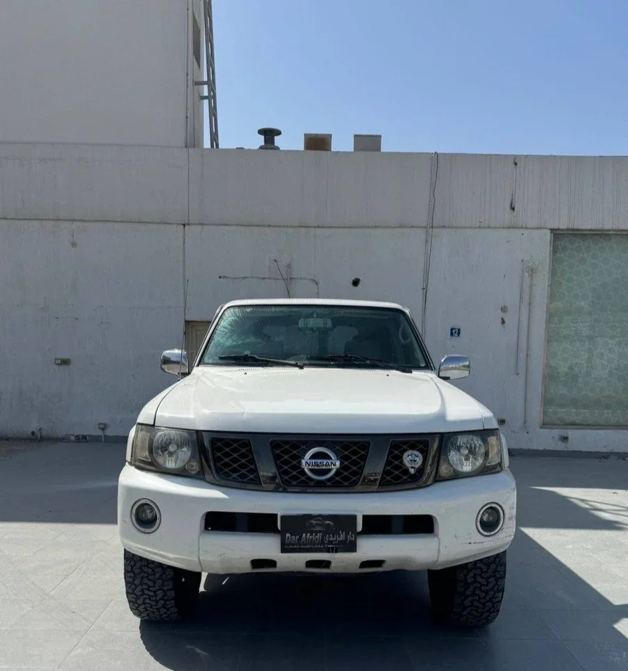 Nissan  Patrol  Safari  2009  Automatic  263,000 Km  8 Cylinder  4WD  SUV  White