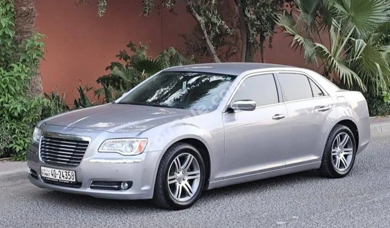 Chrysler  300C  2014  Automatic  85,000 Km  8 Cylinder  FWD  Sedan  Silver