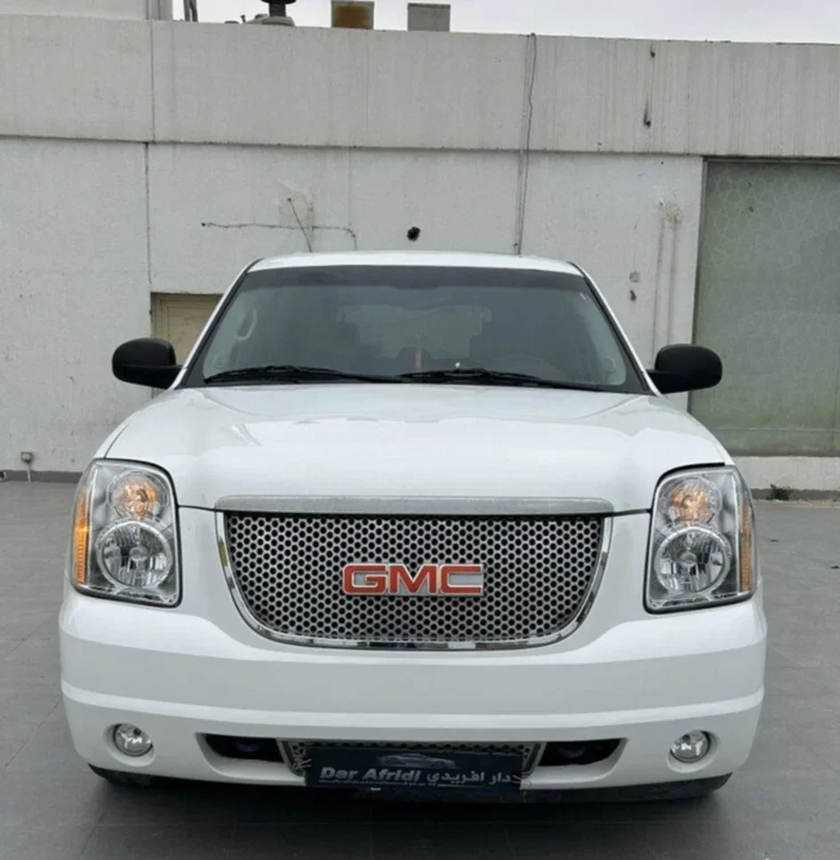 GMC  Denali NY  2008  Automatic  350,000 Km  8 Cylinder  FWD  SUV  White
