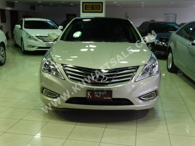 هيونداي  ازيرا  2015  30,000  سيدان  اتوماتك  6  جلد  دفع أمامي  بيج  بنزين