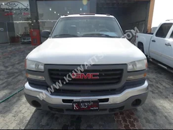 GMC  2500 HD  Sierra  2007  260,000  Pick Up  Automatic  8  Cloth  4WD  White  Gasoline