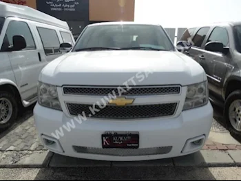 Chevrolet  LS  Tahoe  2007  180,000  SUV  Automatic  8  Leather  RWD  White  Gasoline