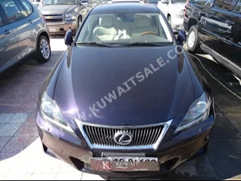 Lexus  300  IS  2012  70,000  Sedan  Automatic  6  Leather  RWD  Dark Blue  Gasoline