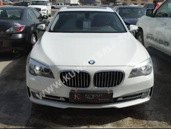 بي ام دبليو  730 Li  الفئة - السابعة  2014  52,000  سيدان  اتوماتك  6  جلد  دفع خلفي  أوف وايت  بنزين