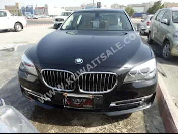 بي ام دبليو  730 Li  الفئة - السابعة  2015  14,000  سيدان  اتوماتك  6  جلد  دفع خلفي  أسود  بنزين