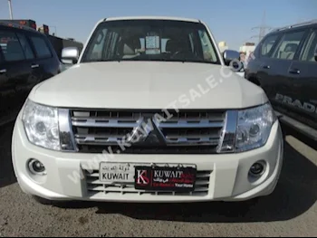 Mitsubishi  GLS  Pajero  2014  70,000  SUV  Automatic  6  Cloth  4WD  White  Gasoline
