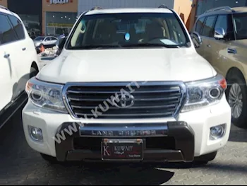تويوتا  جي اكس ار  لاند كروزر  2013  33,000  اس يو في  اتوماتك  8  مخمل  دفع رباعي  أبيض  بنزين