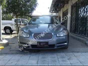 جاكوار  اكس اف  2010  80,000  سيدان  اتوماتك  6  جلد  دفع خلفي  رمادي  بنزين