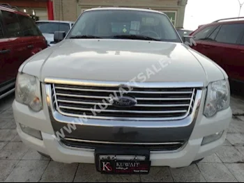 Ford  Explorer  2010  112,000  SUV  Automatic  6  Cloth  RWD  White  Gasoline