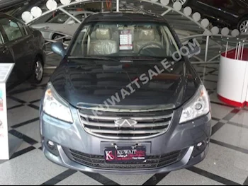 شيري  إي 5  2015  0  سيدان  اتوماتك  4  جلد  دفع أمامي  رمادي  بنزين