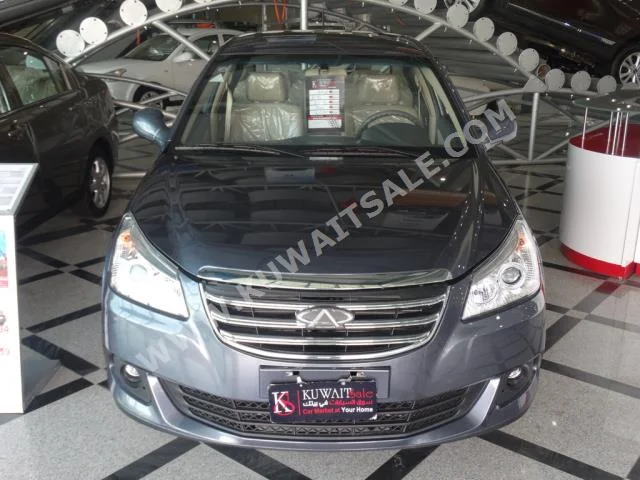 شيري  إي 5  2015  0  سيدان  اتوماتك  4  جلد  دفع أمامي  رمادي  بنزين