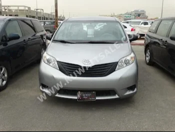 Toyota  LE  Sienna  2011  130,000  Van / Bus  Automatic  6  Cloth  FWD  Silver  Gasoline