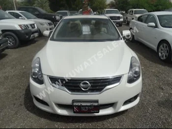 نيسان  2.5  ألتيما  2012  98,000  كوبيه \ سبورت  اتوماتك  4  مخمل  دفع أمامي  أبيض  بنزين