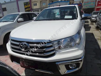 Toyota  SRS  Hilux  2016  19,000  Pick Up  Automatic  4  Cloth  4WD  White  Gasoline