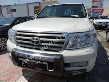 Toyota  VXR  Land Cruiser  2011  160,000  SUV  Automatic  8  Leather  4WD  White  Gasoline