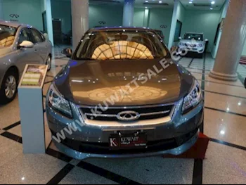شيري  7  آريزو  2016  0  سيدان  اتوماتك  4  جلد  دفع أمامي  رمادي  بنزين