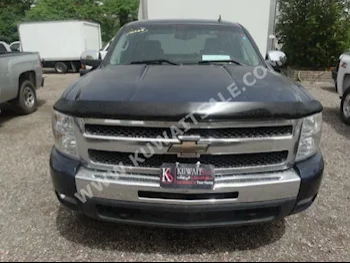 Chevrolet  LT  Silverado  2010  97,000  Pick Up  Automatic  8  Cloth  4WD  Dark Blue  Gasoline