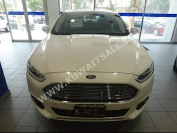 فورد  فيوشن  2014  70,000  سيدان  اتوماتك  4  مخمل  دفع أمامي  أبيض  بنزين