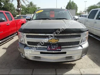 Chevrolet  LT  Silverado  2013  71,000  Pick Up  Automatic  8  Cloth  4WD  Gray  Gasoline