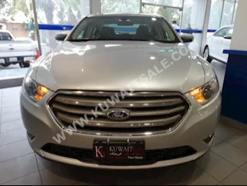 فورد  إس إي إل  تورس  2014  23,000  سيدان  اتوماتك  6  مخمل  دفع أمامي  فضي  بنزين