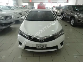 تويوتا  اكس ال اي  كورولا  2014  74,000  سيدان  اتوماتك  4  مخمل  دفع أمامي  أبيض  بنزين