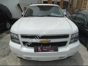 Chevrolet  LTZ  Tahoe  2011  77,000  SUV  Automatic  8  Leather  4WD  White  Gasoline