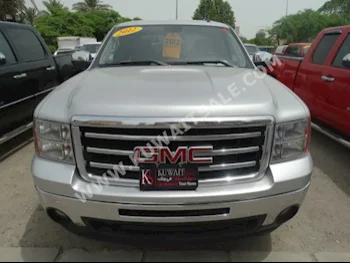 GMC  SLE  Sierra  2012  74,000  Pick Up  Automatic  8  Cloth  4WD  Silver  Gasoline