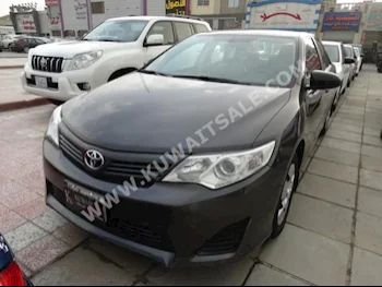 Toyota  GL  Camry  2014  60,000  Sedan  Automatic  4  Cloth  FWD  Gray  Gasoline