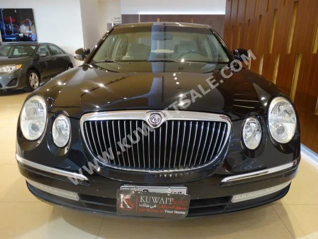 كيا  اوبيروس  2010  124,000  سيدان  اتوماتك  6  مخمل  دفع خلفي  أحمر غامق  بنزين