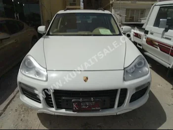 بورش  جي تي اس  كيان  2008  120,000  اس يو في  اتوماتك  8  جلد  دفع رباعي  أبيض  بنزين