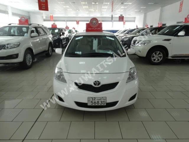 تويوتا  ياريس  2013  129,000  سيدان  اتوماتك  4  مخمل  دفع أمامي  أبيض  بنزين