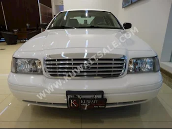 فورد  كراون فكتوريا  2012  59,000  سيدان  اتوماتك  8  مخمل  دفع خلفي  أبيض  بنزين