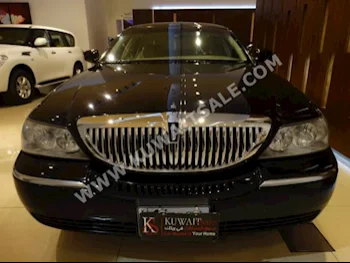 Lincoln  Town Car  2009  98,000  Sedan  Automatic  8  Leather  RWD  Black  Gasoline